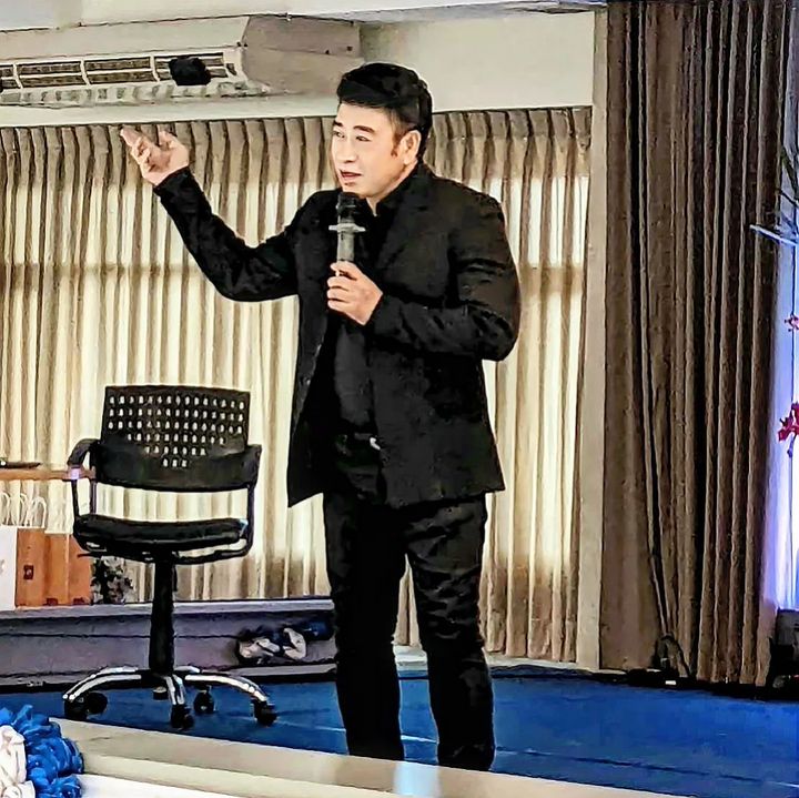 อาจารย์เชน จตุพล ชมภูนิช