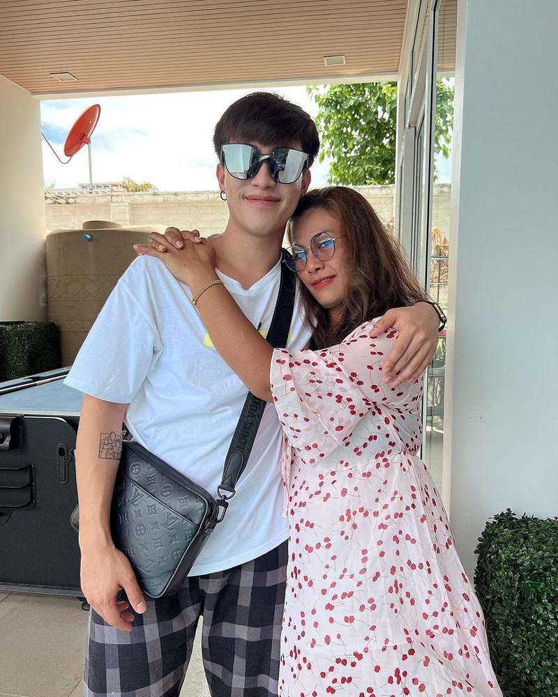 แม่ นุ๊ก ธนดล