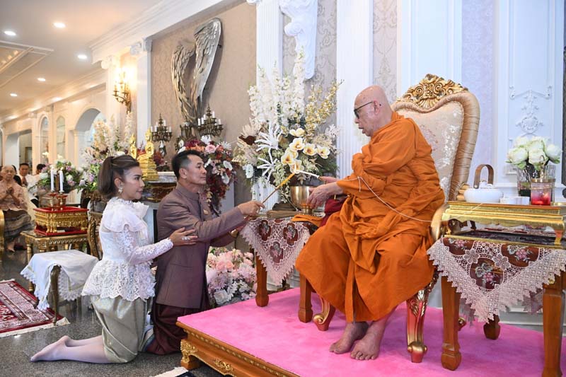 เปิดภาพบ้านหมอชลน่าน ศรีแก้ว หัวหน้าพรรคเพื่อไทย สวยอลังการ 