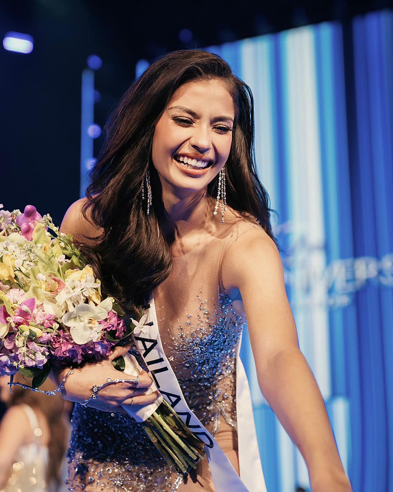 แอนโทเนีย โพซิ้ว 