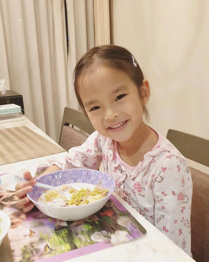 น้องปีใหม่ ลูกสาว แอฟ ทักษอร