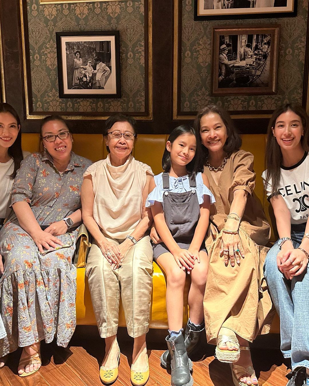 แอฟ พา น้องปีใหม่ ไปหา ปู่ไพวงษ์ แชะภาพอบอุ่น มื้อนี้อิ่มอร่อยพร้อมหน้า ...