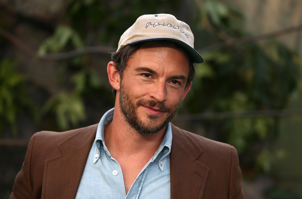 โจนาธาน เบลีย์ คว้าตำแหน่งหนุ่มเซ็กซี่ที่สุดแห่งปี 2025