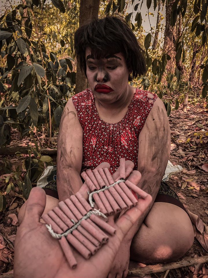 ครูแต่งผีบ้า