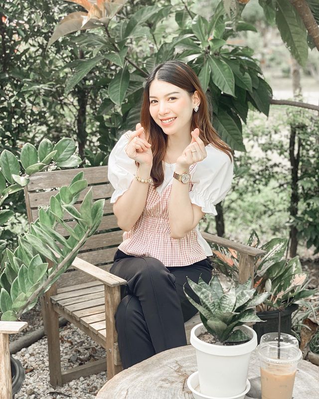 ครูแน็ค กนกลดา