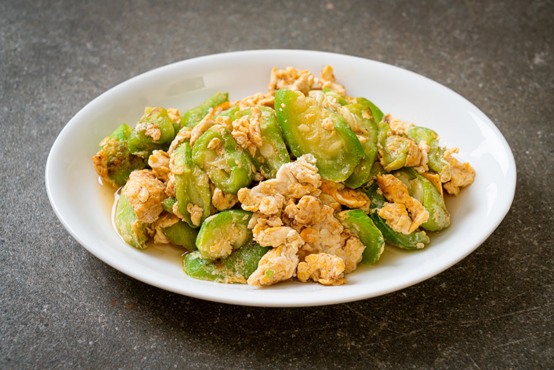 บวบเหลี่ยมผัดไข่ เมนูผักผัดไข่ เมนูผัดผัก เมนูไข่ สูตรอาหาร