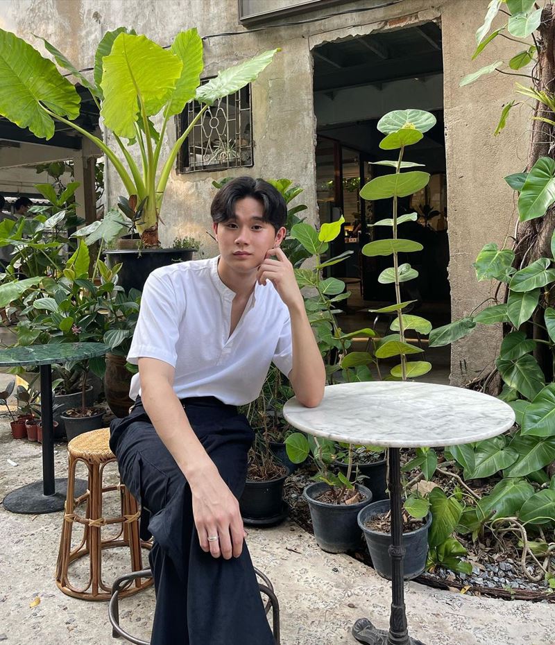 ยิ้ว วาริ