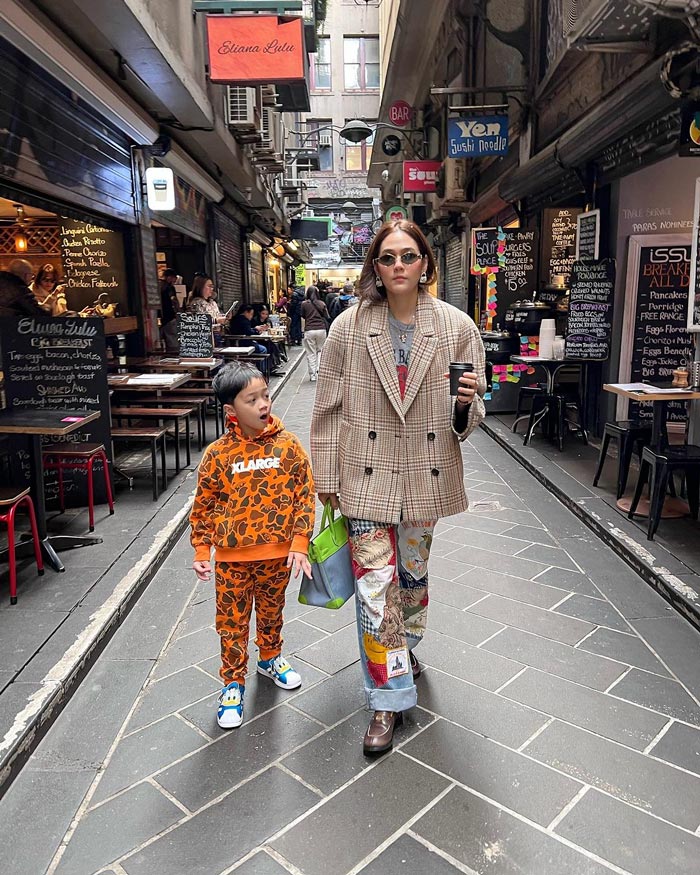 ชมพู่ อารยา น้องสายฟ้า น้องพายุ