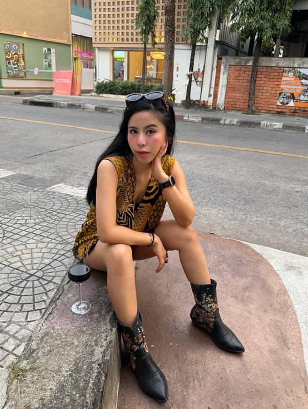 ไอส์ เพื่อนเกล พ้นสภาพ พนง.