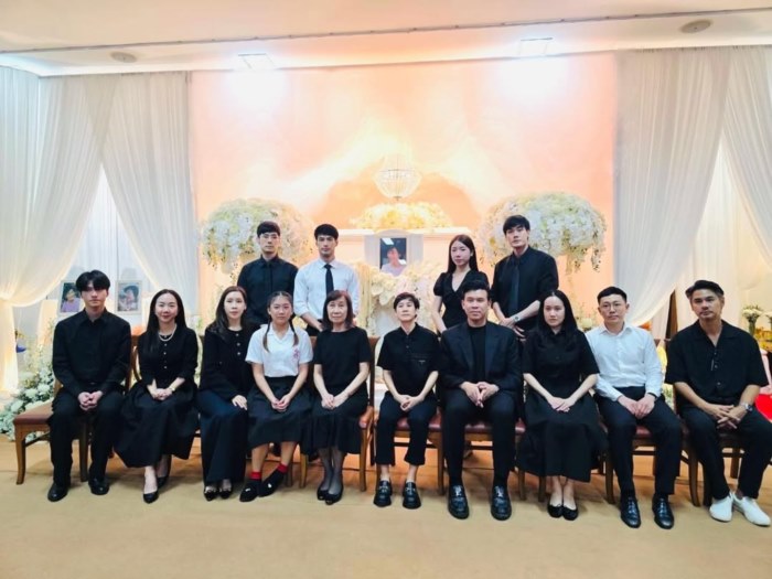 บุ้ง ใบหยก งานศพคุณแม่งามทิพย์ 