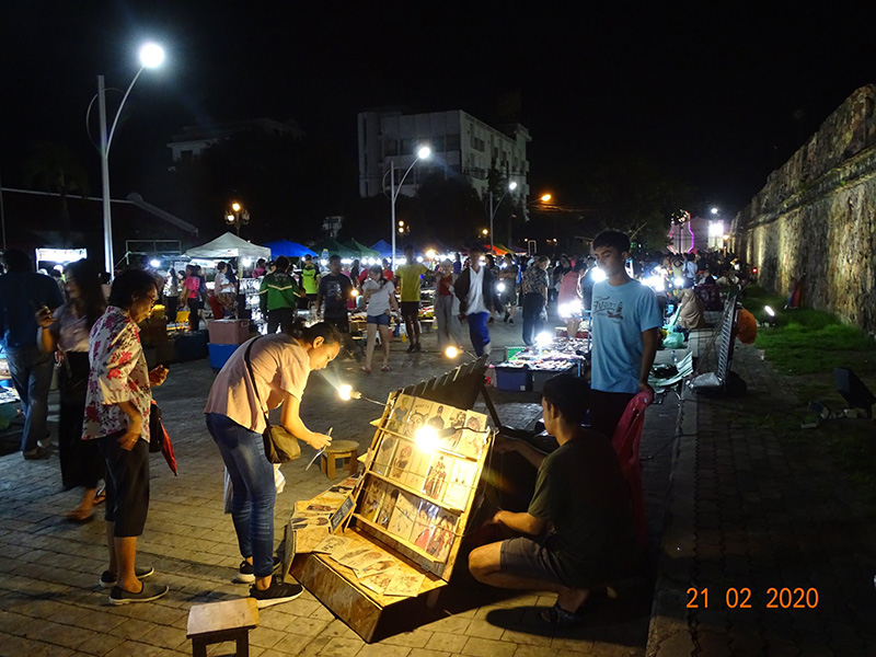 ถนนคนเดิน 