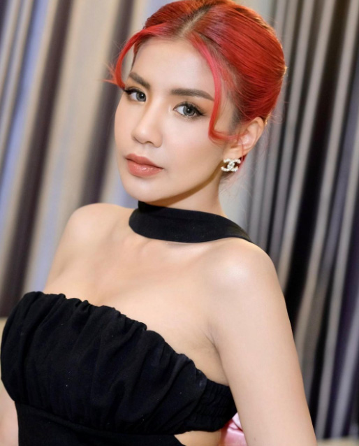 ใบเตย อาร์สยาม ประวัติ