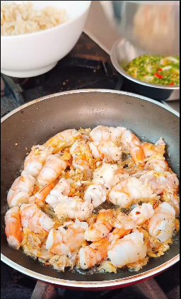 ไข่ดาวกุ้งกระเทียม เมนูไข่ เมนูกุ้ง สูตรอาหาร วิธีทำ