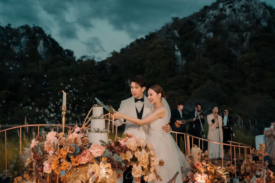 โบวี่ อัฐมา