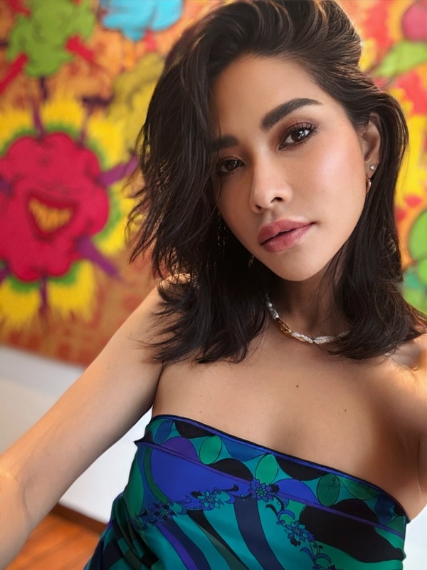 พลอย เฌอมาลย์ ลงคลิปหนุ่มคนดังตามจีบ