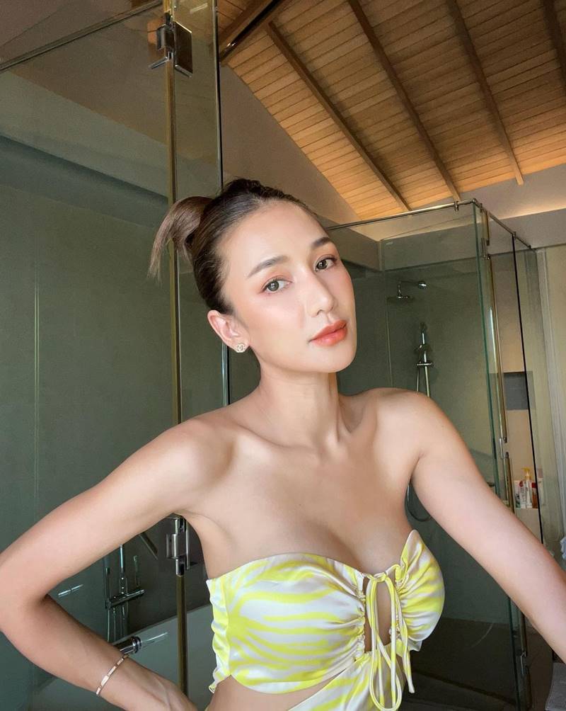 เนย โชติกา