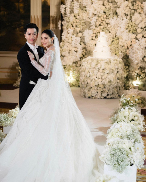 แคท ซอนญ่า ชุดแต่งงาน