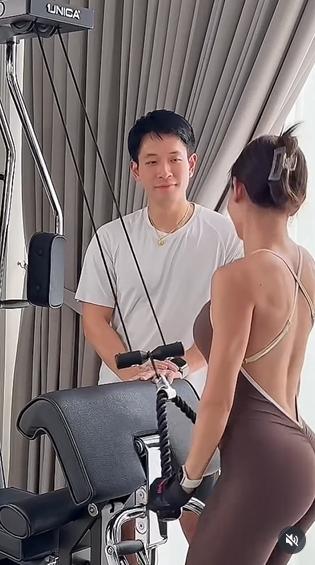 เนย โชติกา ชุดออกกำลังกายอวดก้นเด้ง