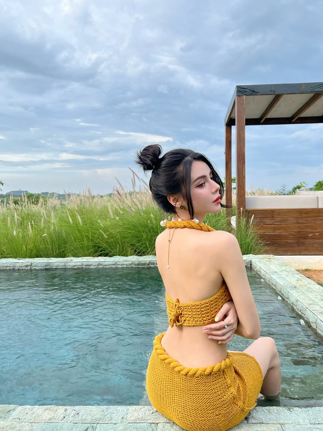 มีมี่ กัลยรัตน์ ปล่อยภาพเด็ด ใส่วันพีซเล่นน้ำ