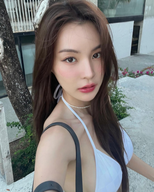 กระปุก พลอยนิรา ประวัติดารานางแบบสาวแซ่บ ขวัญใจหนุ่ม ๆ 