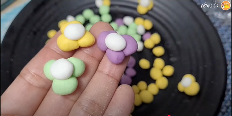 บัวลอยดอกไม้สีสวยจากธรรมชาติ วิธีทำ