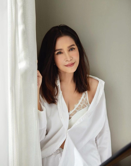 น้องฉัตร ช่างแต่งหน้า