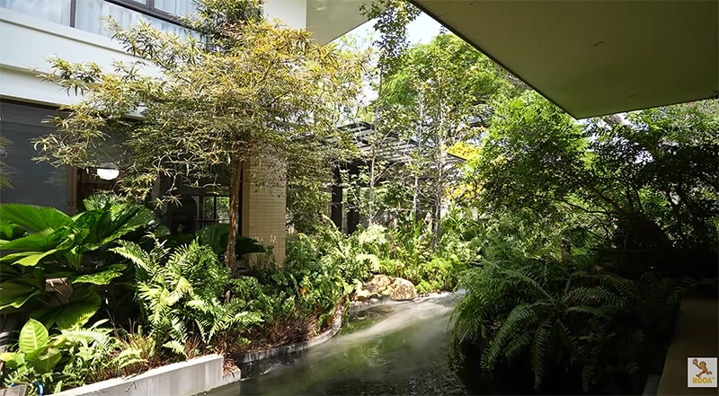 บ้านชาคริต