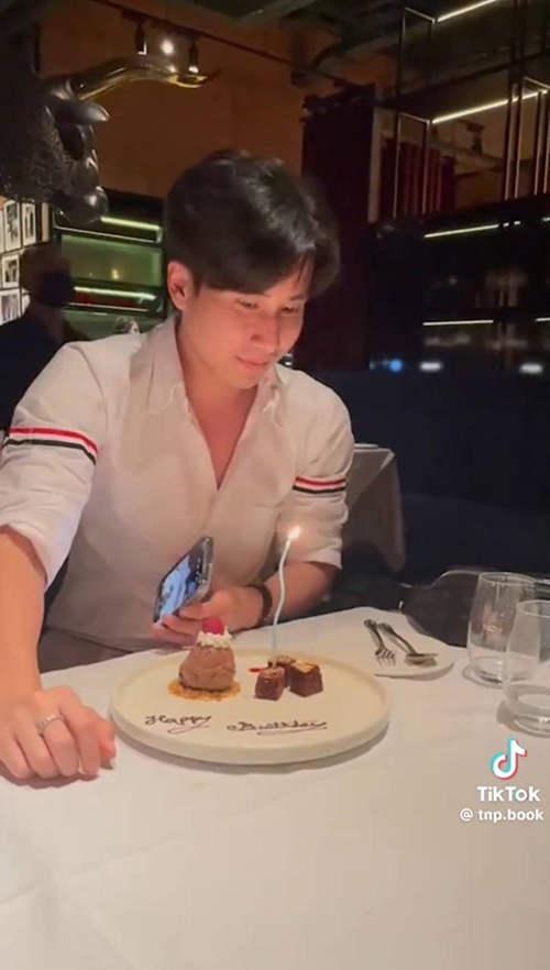 หมอบุ๊ค ธนภัทร หมอ Orthopedics สุดหล่อ หวานใจคนใหม่ของ ขนม ศศิกานต์