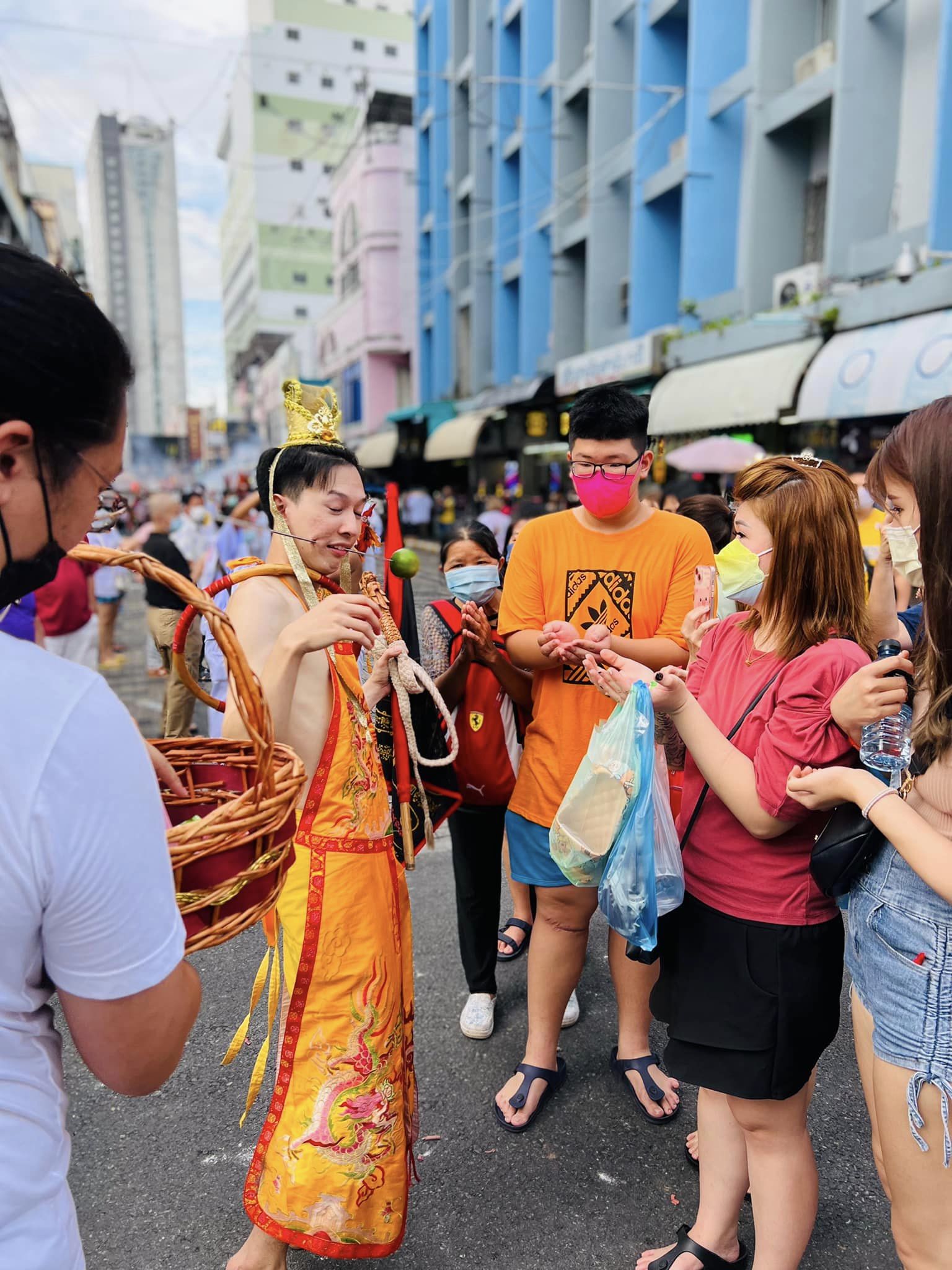 หนุ่มม้าทรงกินเจ