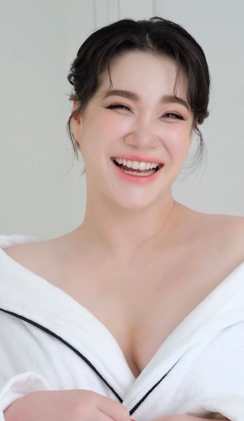 แต่งแล้ว นนนี่ ลูกสาว แอน สิเรียม ควงแฟนหนุ่มเข้าพิธีวิวาห์ เจ้าสาวสวยออร่ามาก