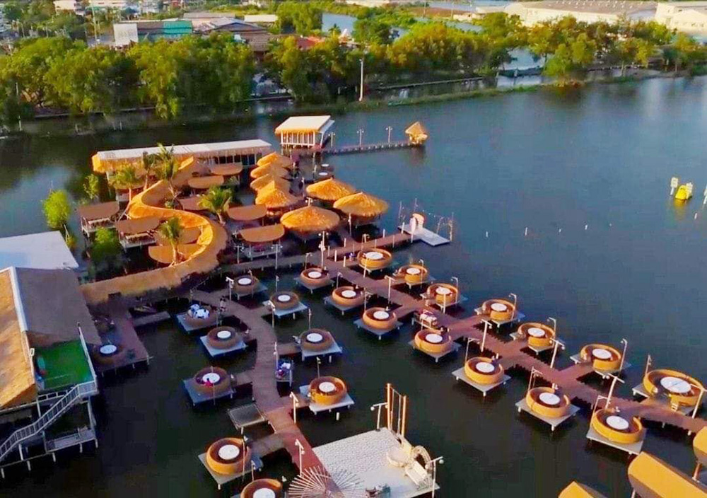 ที่นั่งรังนกมากที่สุดที่ร้าน Beachy Cafe