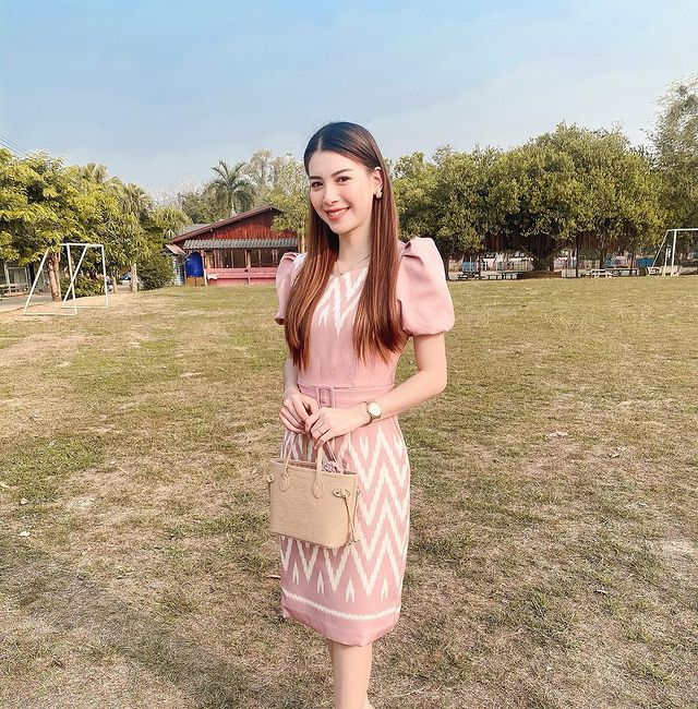 ครูแน็ค กนกลดา