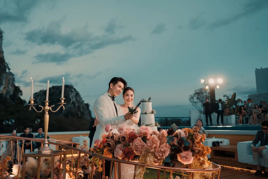 โบวี่ อัฐมา