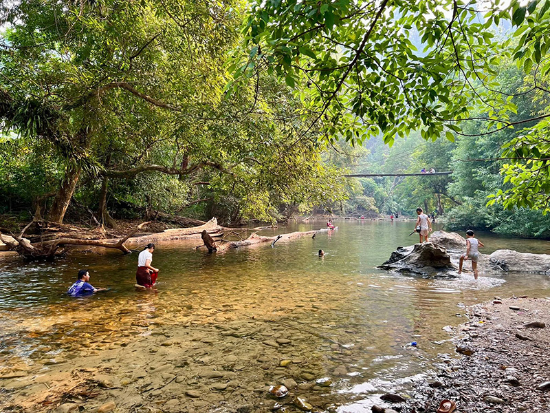 บ้านเสน่ห์พ่อง สังขละบุรี