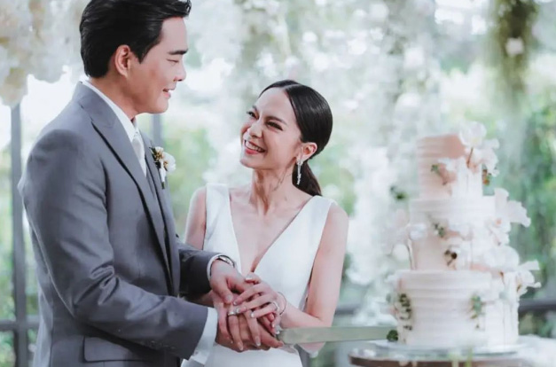 เคลลี่ ธนะพัฒน์ แฟนดารา