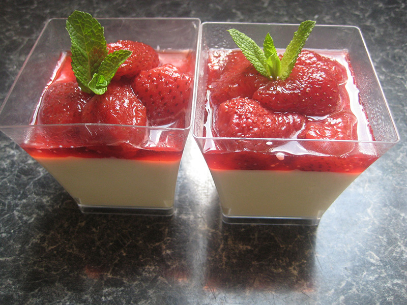 สตรอว์เบอร์รี พานาคอตต้า เมนูของหวาน พานาคอตต้า สูตรขนม