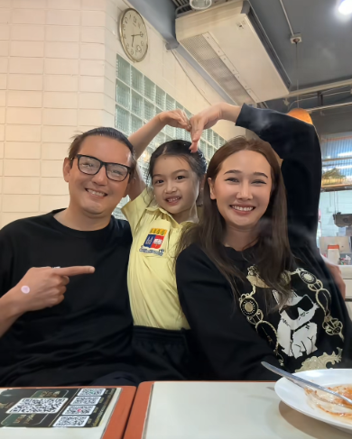 หนุ่ม ศรราม - กุ้งพลอย กนิษฐรินทร์ - น้องวีจิ