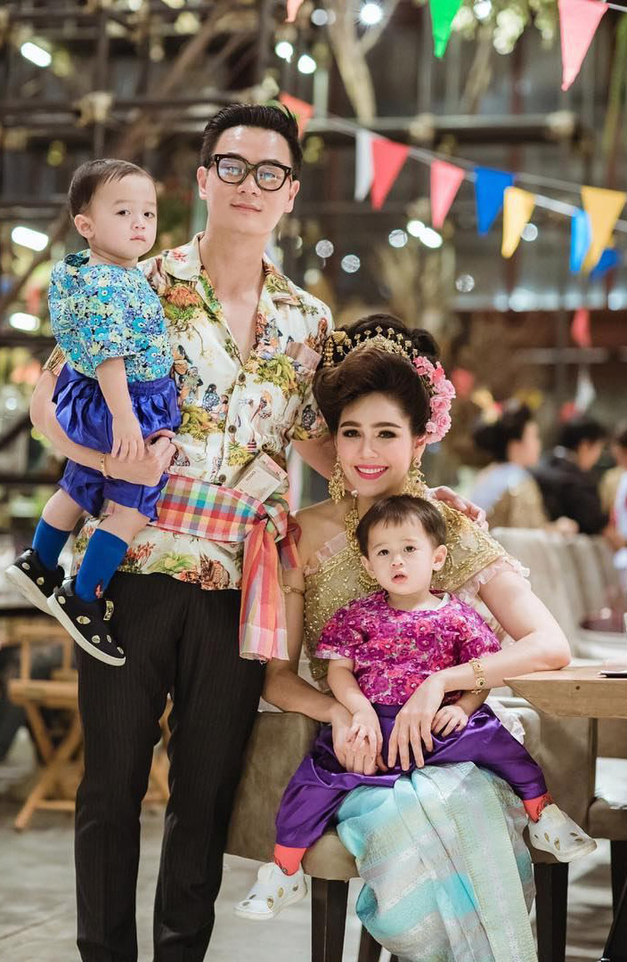 ชมพู่ น็อต