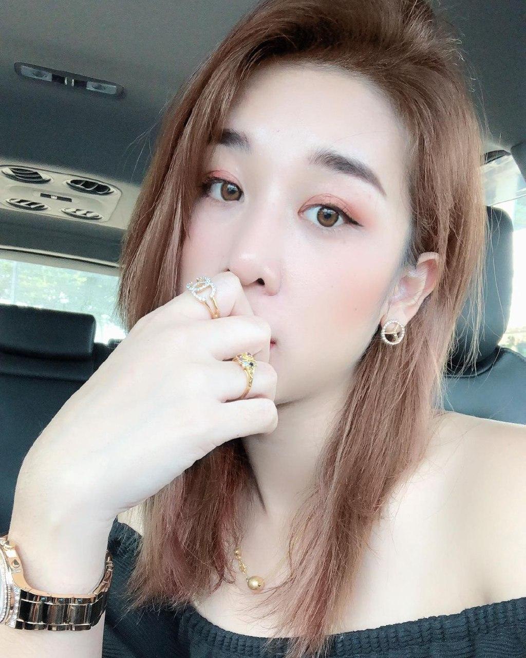 แตงกวา จิราพร