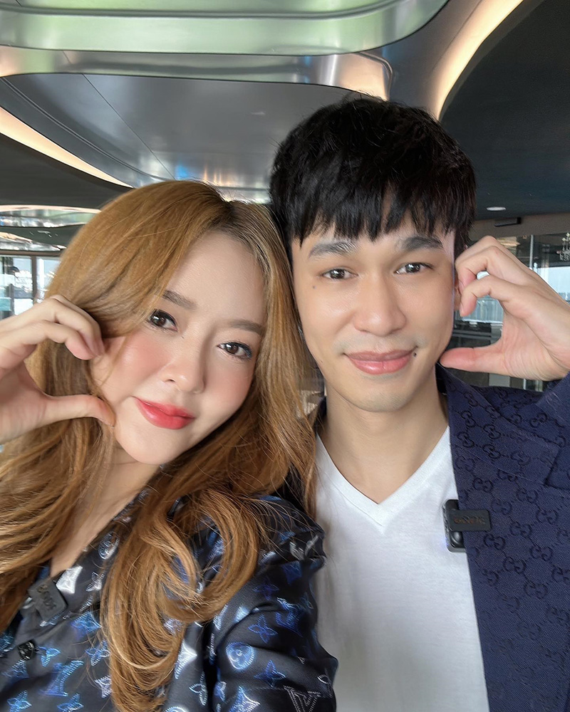 แก้มบุ๋ม