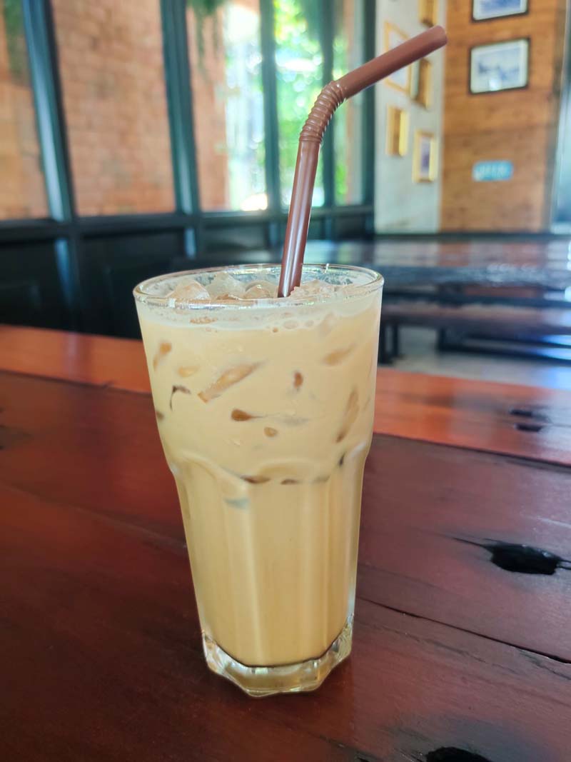 นั่งรถไฟไปเที่ยวอยุธยา