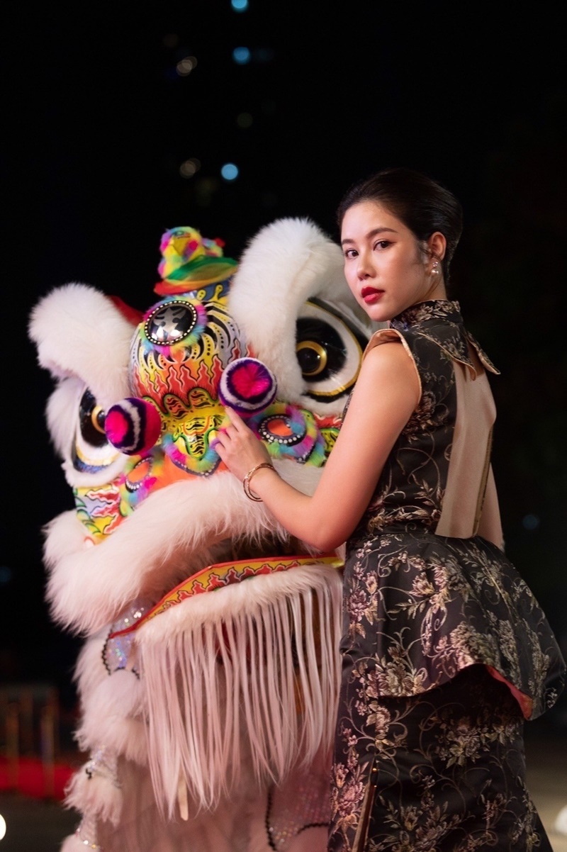 ใต้หล้า