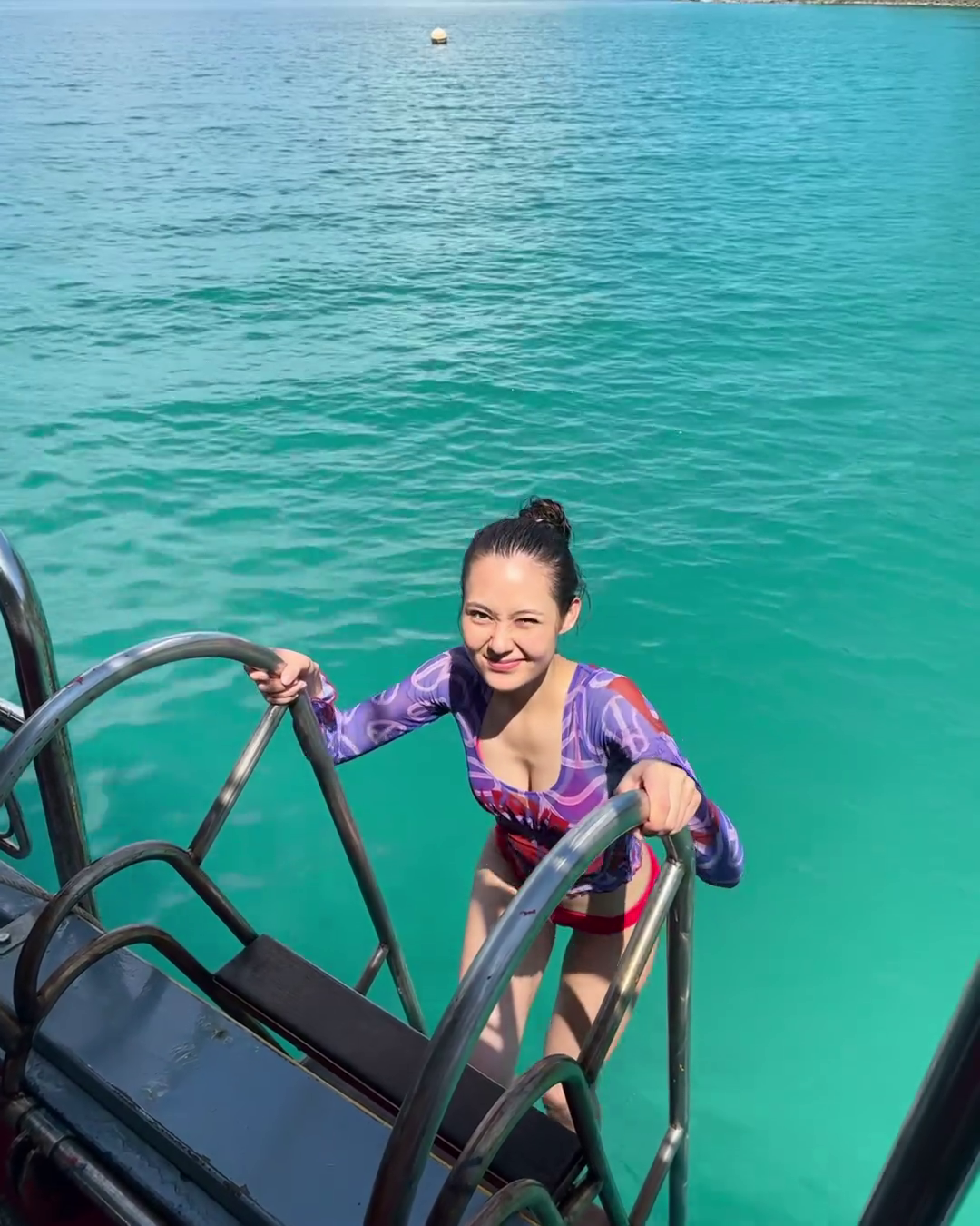 วินนี่ ศิภัชรดา โชว์แซ่บ ฉลองวันเกิดกลางทะเล