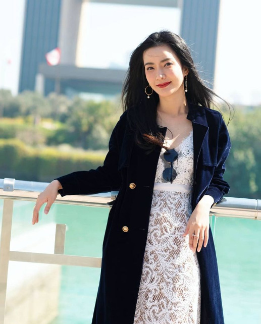 อาย วราไพรินทร์ ประวัติดารา