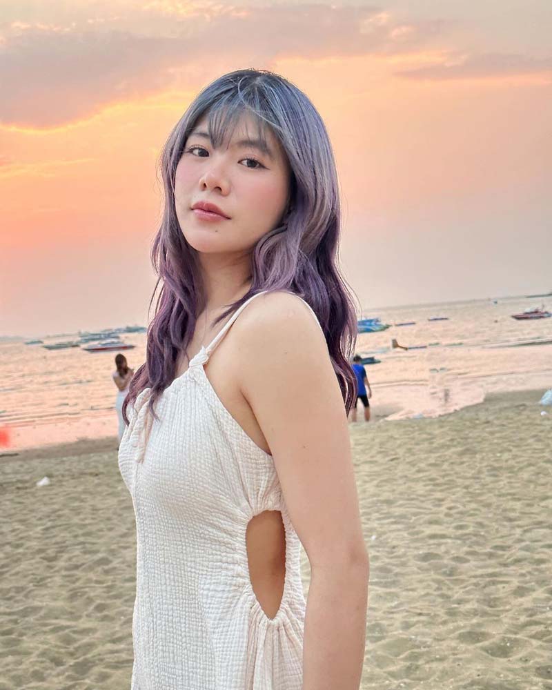 วีรยา จาง