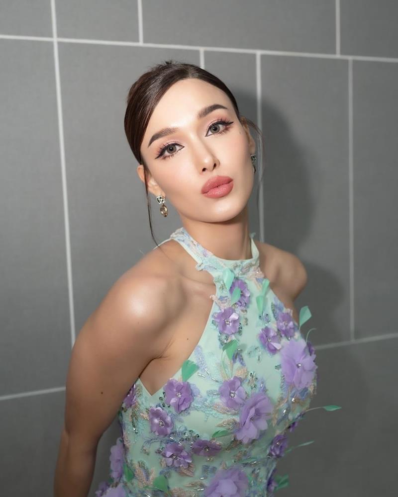 แจ็คกี้ ชาเคอลีน