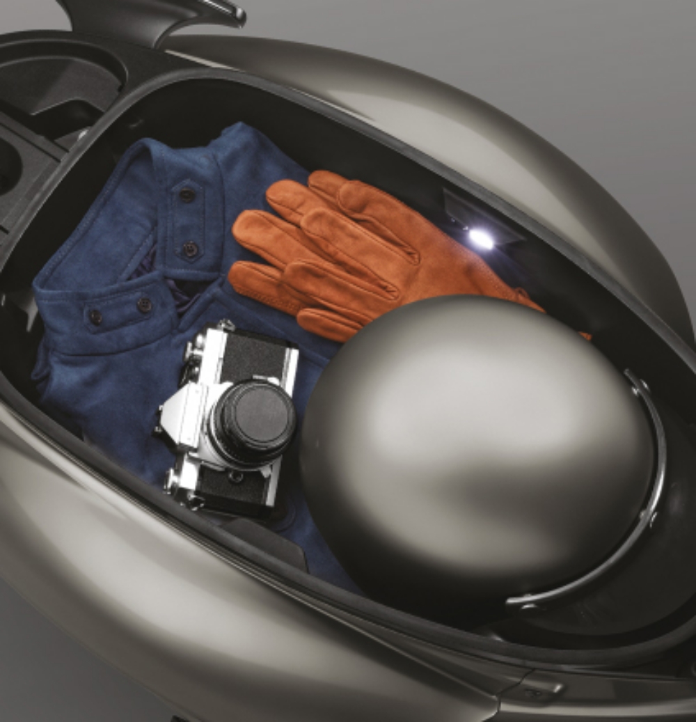Yamaha Grand Filano Hybrid Connected 2024