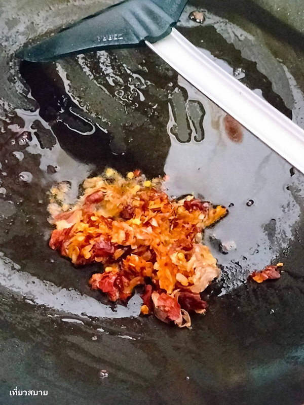 ข้าวผัดเบคอนพริกแห้งใส่โหระพา ข้าวผัดเบคอน เมนูเบคอน อาหารจานเดียว สูตรอาหาร