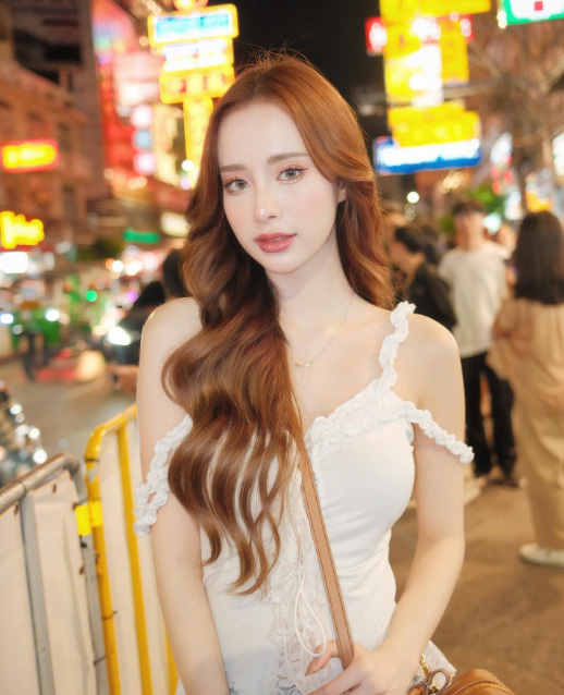 เกรซ ฐิตารีย์ ประวัติ