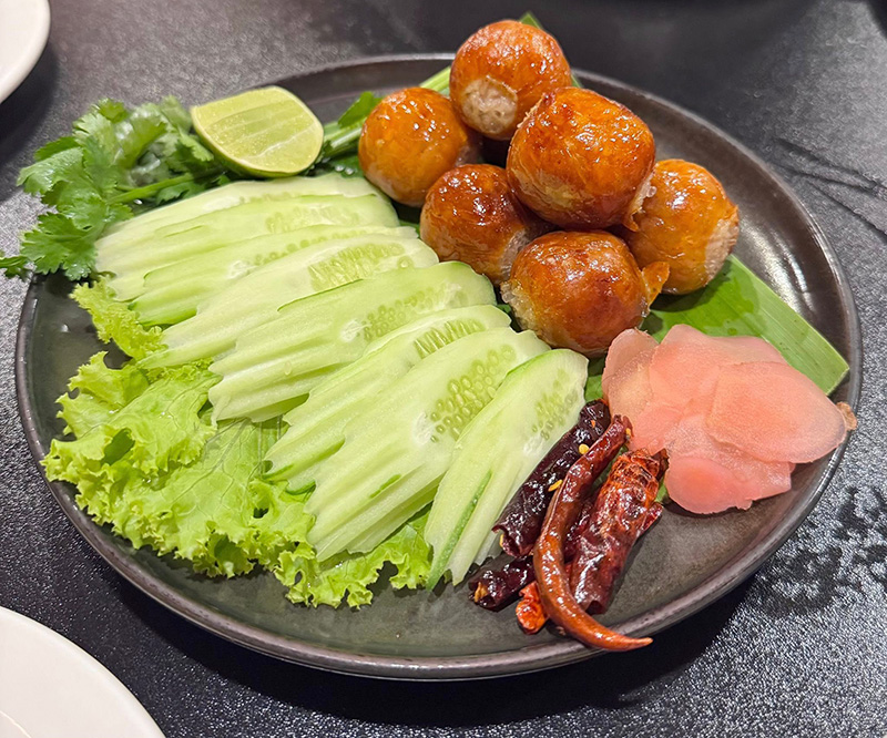 พาข้าว บรรทัดทอง ร้านอาหารและคาเฟ่ ติดคำค้น Google Trends 2025